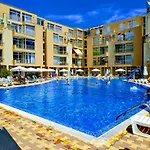 Vp Kamelia Garden Studios 아파트 *